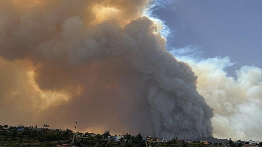 El incendio de Tenerife visto desde Ravelo, en El Sauzal