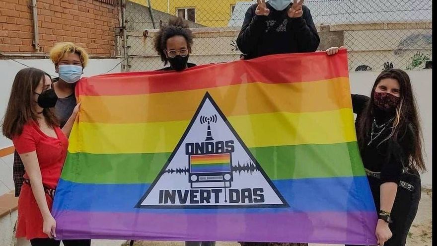 Del armario a la radio en Ondas Invertidas: activismo LGTBIQ+ desde el barrio más humilde de Tetuán