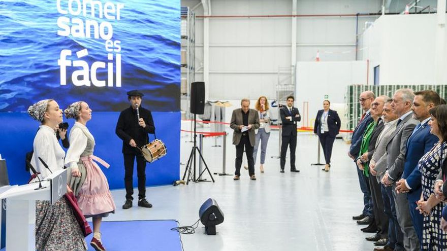 Urkullu "inaugura" una planta de producción de bacalao en Álava en pleno período electoral de las europeas