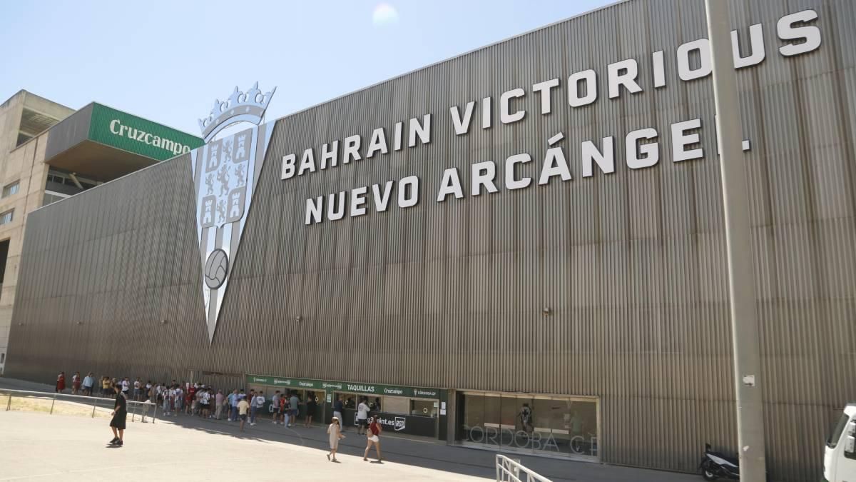 Colas en El Arcángel