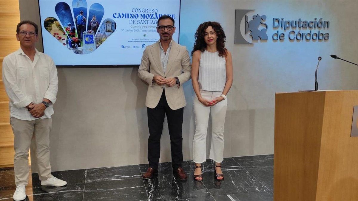 Romero (centro), entre Casa y González, en la presentación del IV Congreso del Camino Mozárabe de Santiago