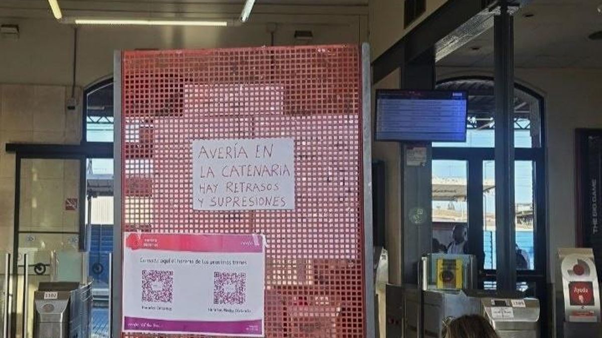 Información de Renfe sobre la interrupción de trenes de cercanías en la red de València.