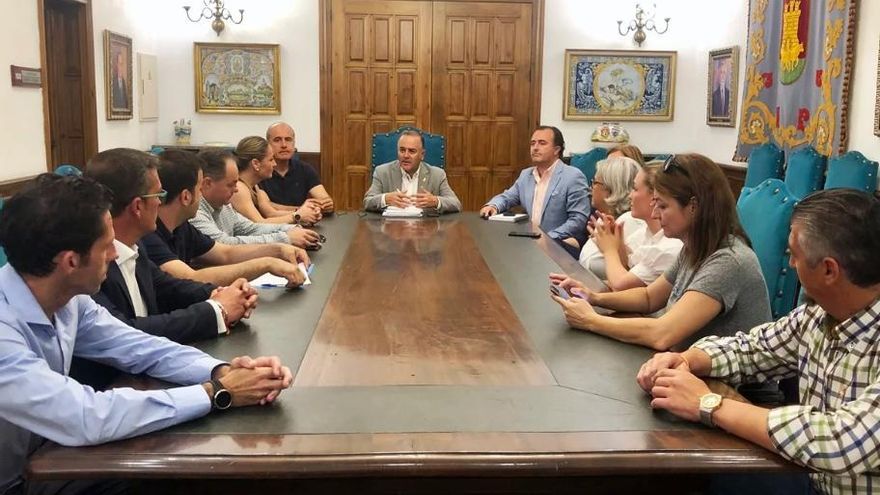 Reunión del equipo de gobierno del Ayuntamiento de Talavera de la Reina, de PP y Vox
