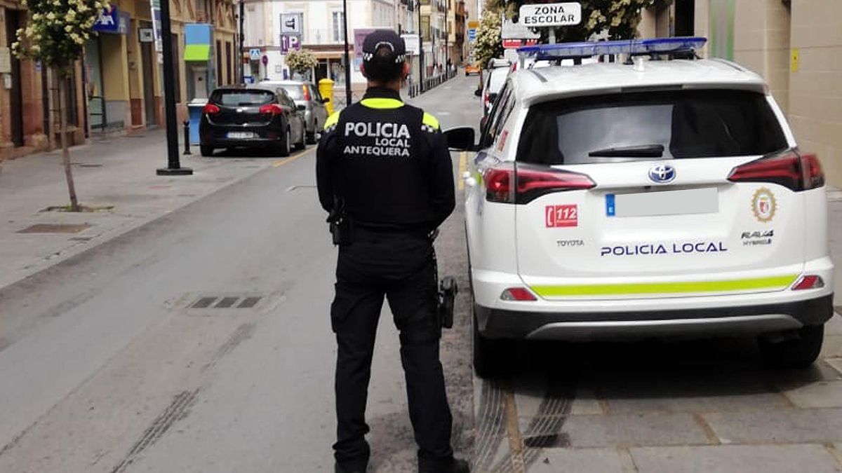 La Policia Local acudió al lugar de los hechos.