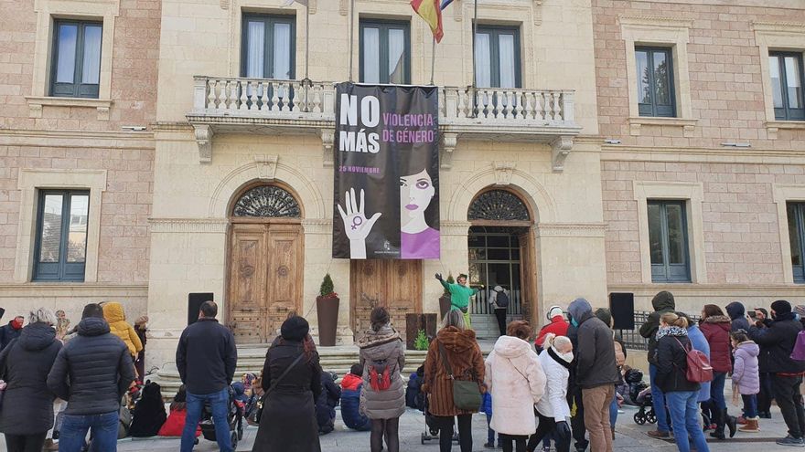 Acto con motivo del 25N en Cuenca