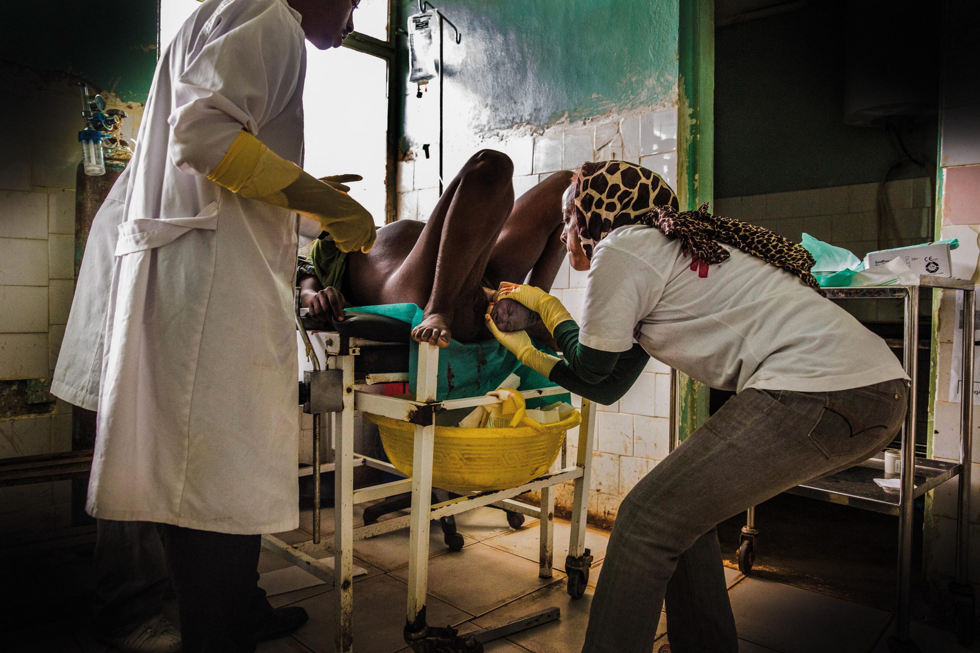 Otro momento del parto de Barakat.