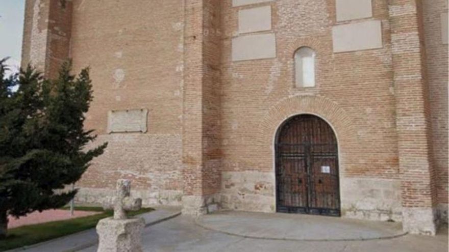 Un cura intenta vender por Wallapop las puertas de su iglesia en Valladolid por 390 euros