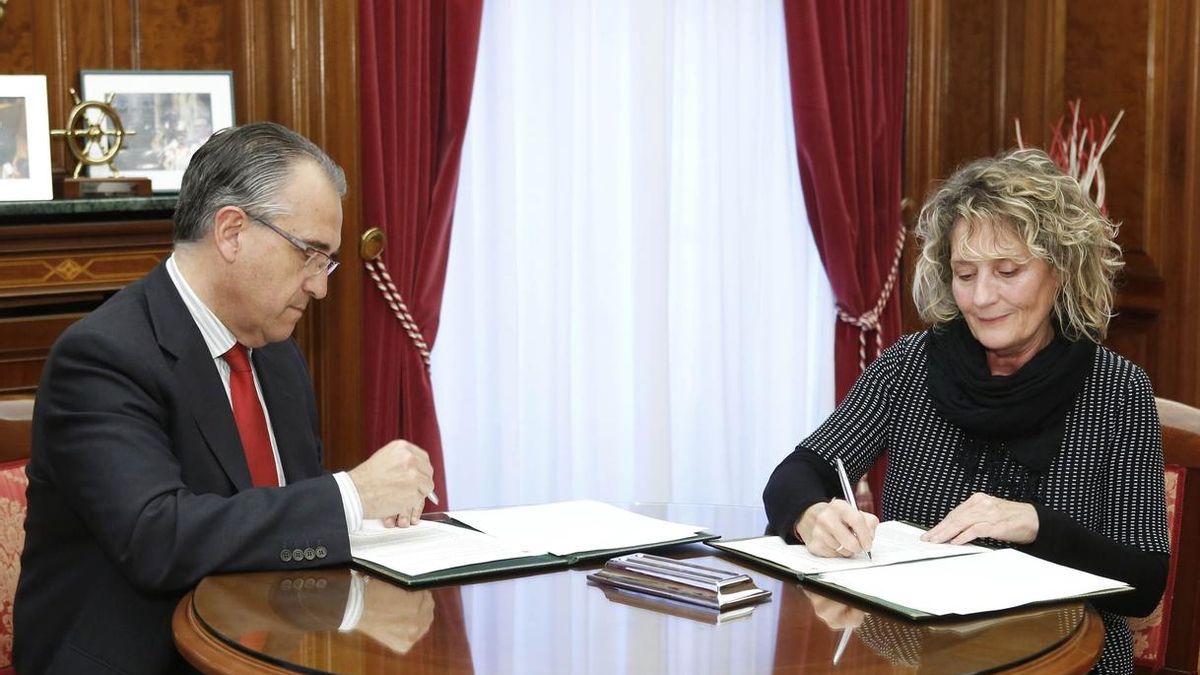 El Ayuntamiento de Pamplona firma un convenio con el Centro de Documentación y Biblioteca de Mujeres Ipes Elkartea