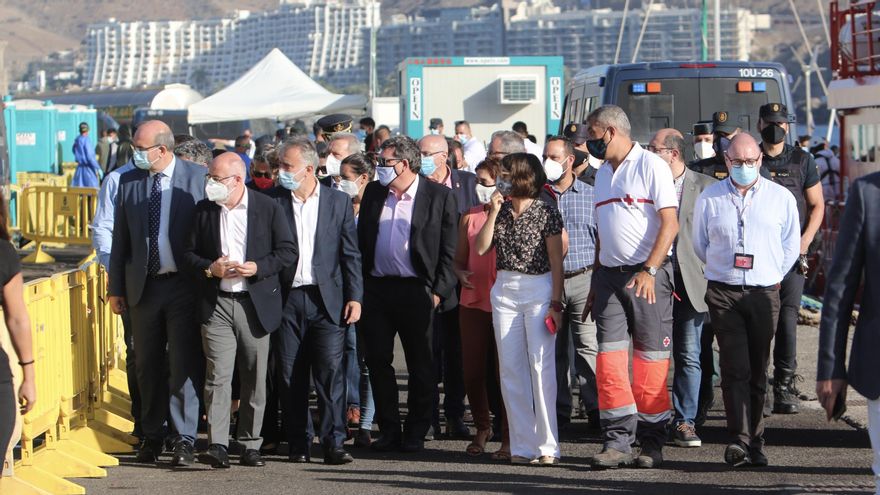 El ministro de Migraciones, José Luis Escrivá, visita el muelle de Arguineguín