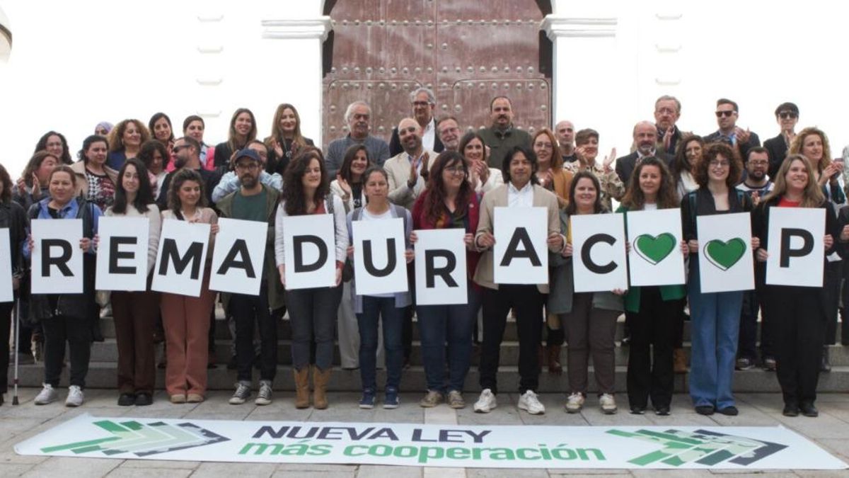 Organizaciones sociales convocan una concentración ante la investidura de María Guardiola y el acuerdo entre PP y Vox