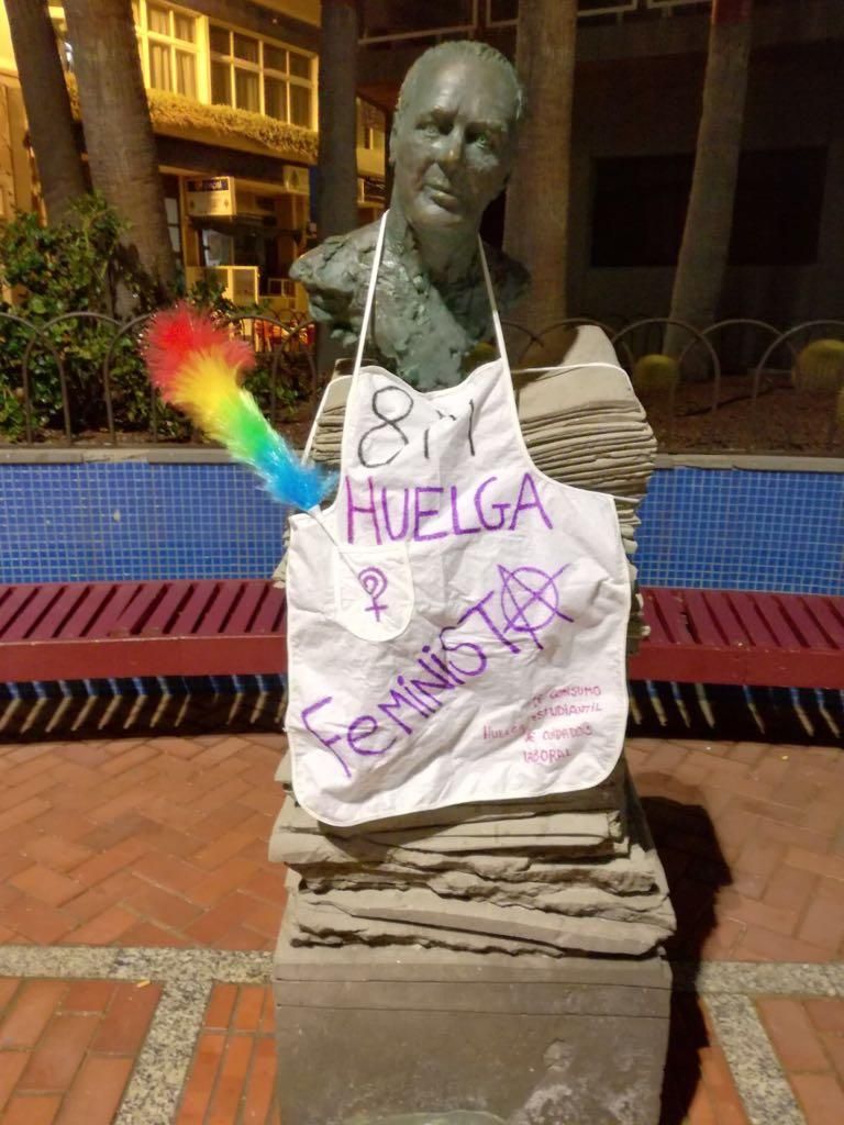 Escultura del compositor Sindo Saavedra.