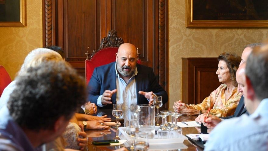 PP y Vox eliminan cualquier referencia a temas LGTBI, catalán y violencia de género en el nuevo organigrama de Palma