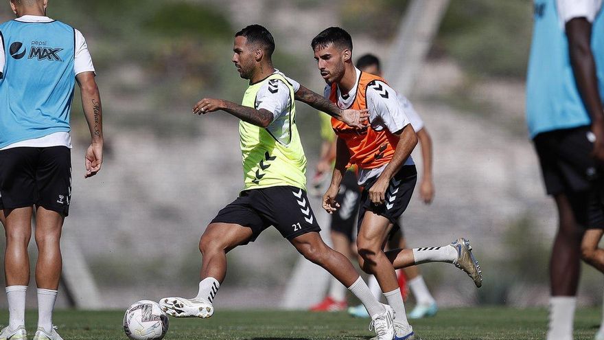 Jonathan Viera sufre una lesión en el sóleo izquierdo