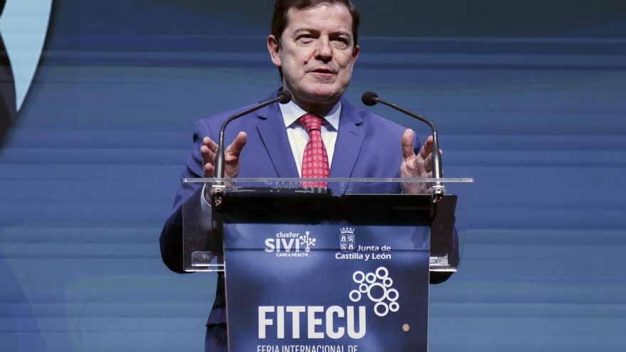 Mañueco rechaza que el Estado asuma 3.643 millones de la deuda de Castilla y León y el PSOE le llama "irresponsable"