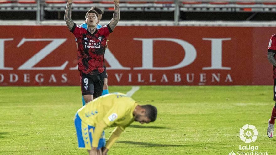 El tinerfeño Cristo González impide que la UD Las Palmas termine con su maleficio en Anduva