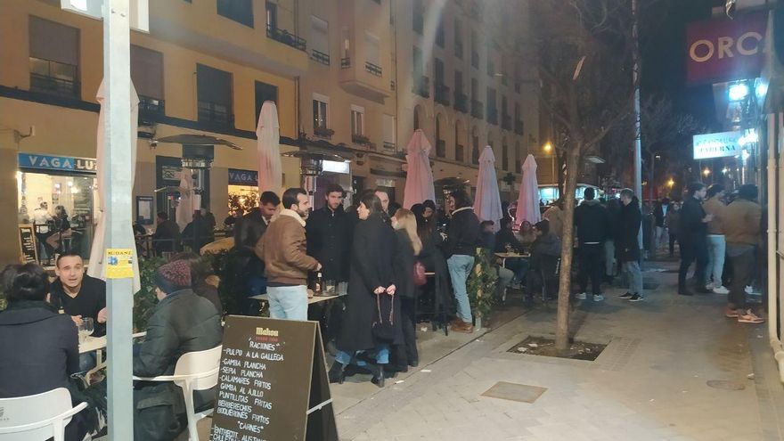 Un bar de la calle Bretón de los Heros, esquina con Ponzano, el sábado 13 de febrero.