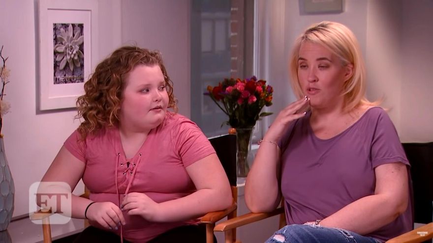 Alana Thompson y su madre June Shannon en una entrevista con 'Entertainment Tonight'