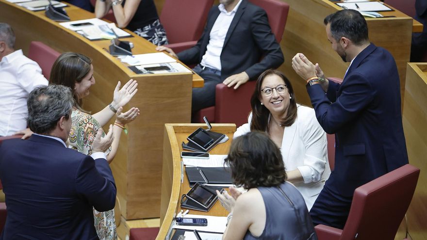La dirigente antiabortista de Vox Llanos Massó, elegida presidenta de las Corts Valencianes gracias al PP