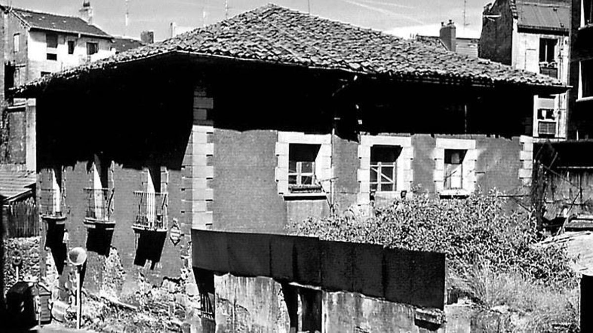 "El Amparo y Sus cocineras" en la Sala Ondare pone el foco en la historia de la mujer en la cocina vasca