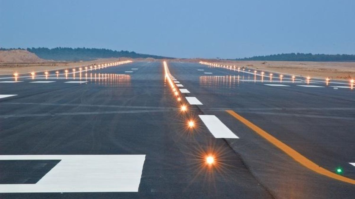 La Diputación de Castellón defiende el aeropuerto y dice que hay otros en zonas no turísticas con 500 millones de coste