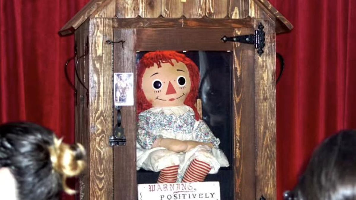 Fallece el encargado de vigilar a la muñeca maldita Annabelle: este es el origen de una de las leyendas más perturbadoras del siglo XX