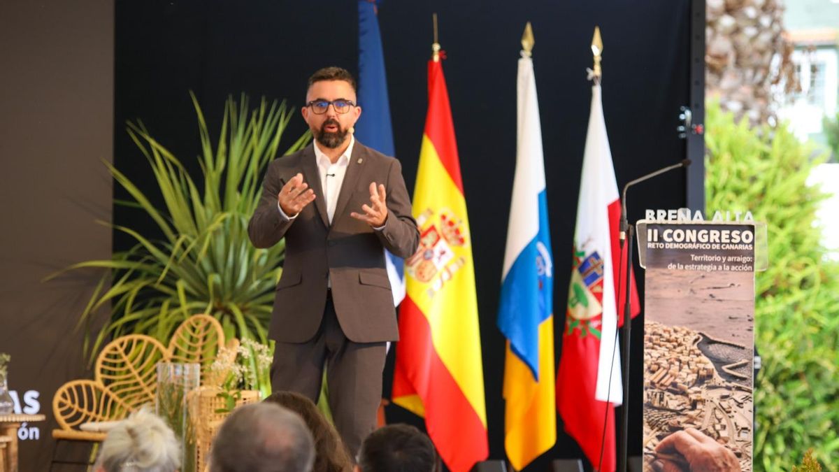 El director general de Política Territorial y Cohesión Territorial, Onán Cruz, en la clausura  del II Congreso de Reto Demográfic en Breña Alta.