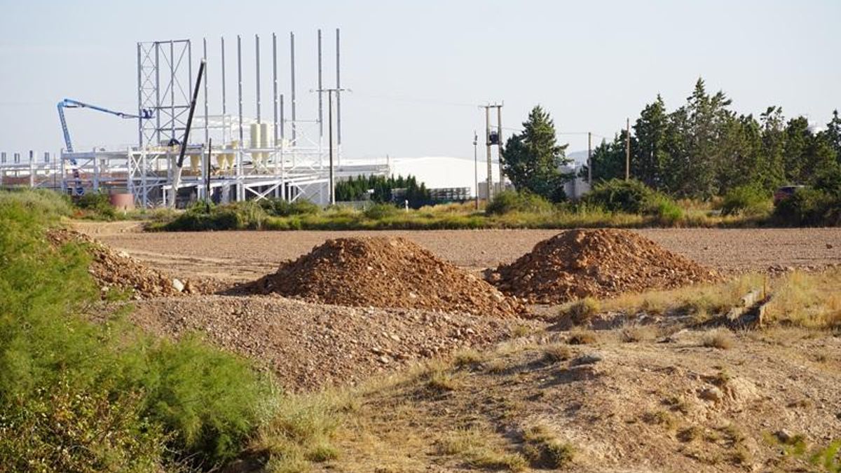 Grave daño ambiental en Calahorra: rellenan sin licencia más de un hectárea de un cauce protegido