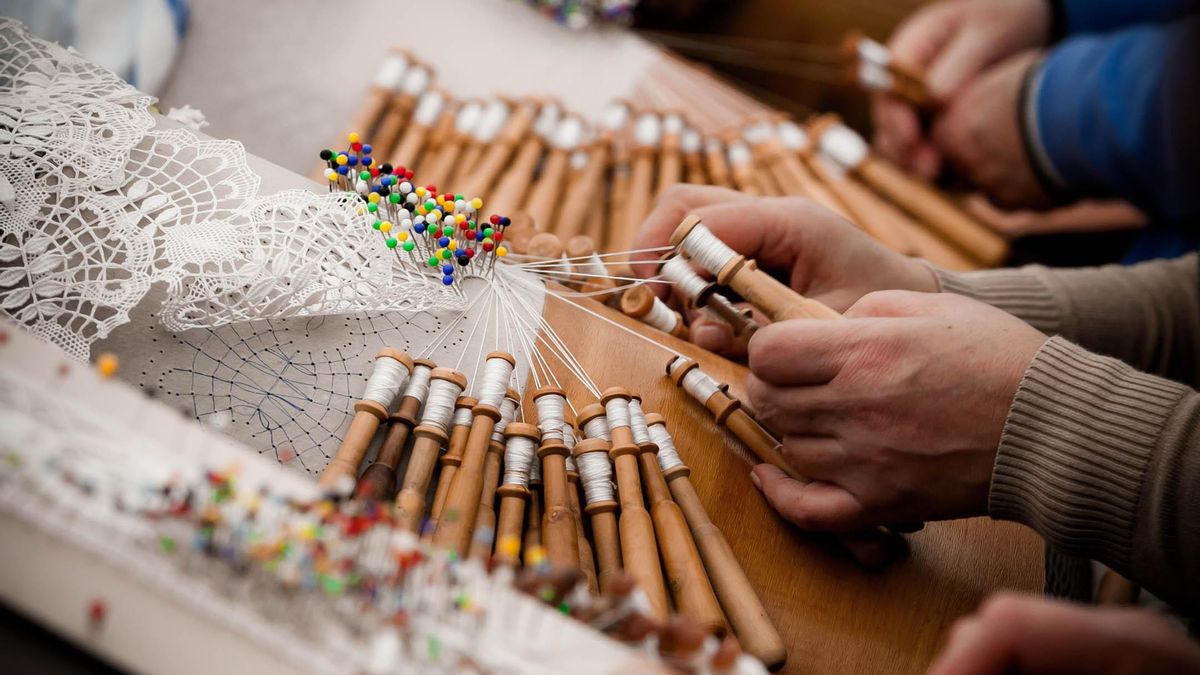 Encaje de bolillos en Camariñas.