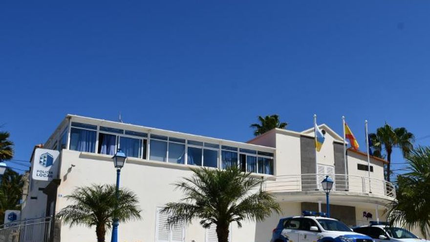 Detenido de uniforme un policía local de Mogán por quedarse con dinero de las multas