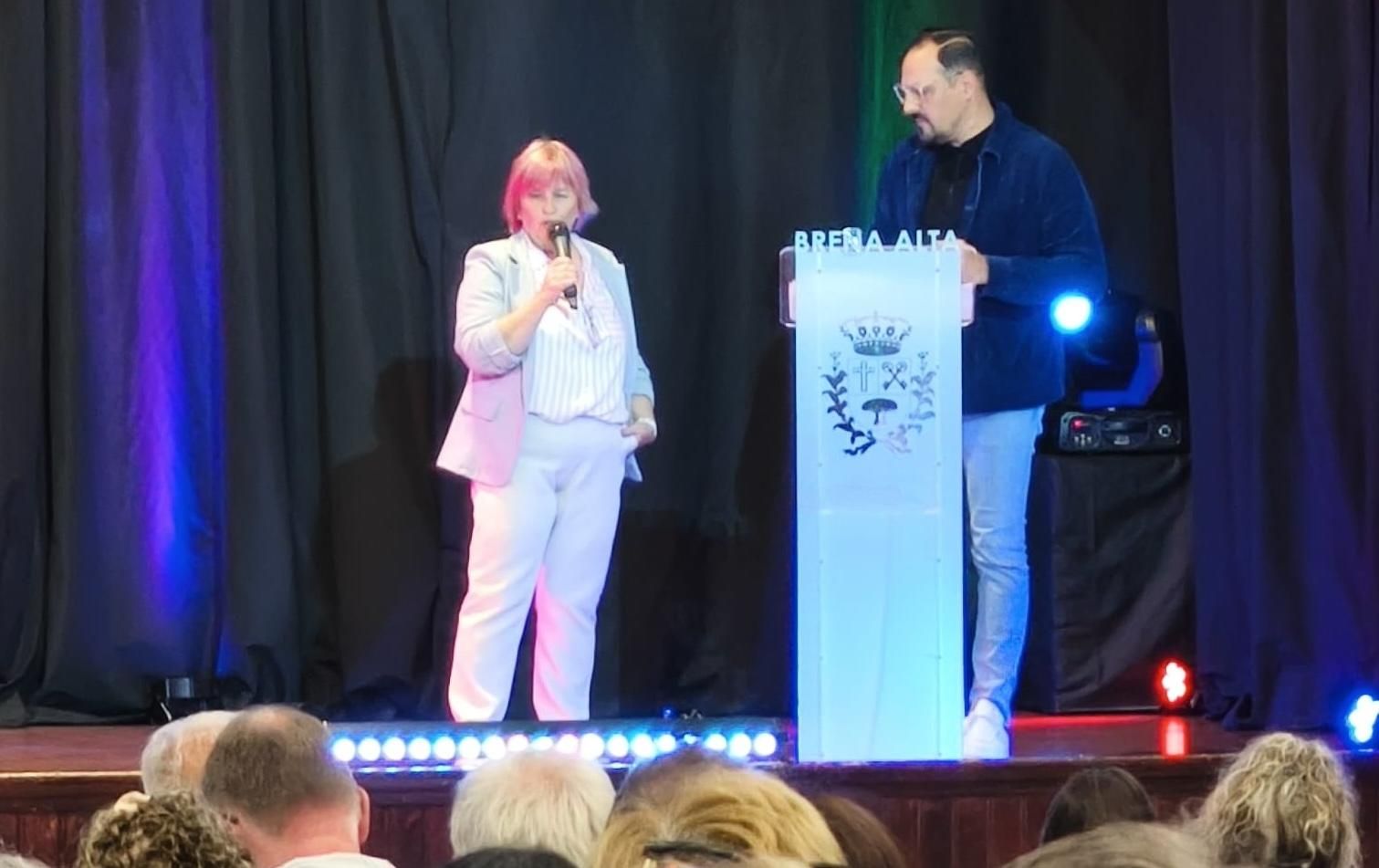 Jonathan Felipe asistió a la presentación del libro.