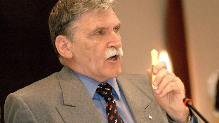 Tras su paso por Ruanda, Dallaire sufrió problemas mentales e intentó suicidarse en el año 2000, fue nombrado senador en 2005, cargo al que renunció en 2014 para fundar la Iniciativa Roméo Dallaire para Niños Soldados que intenta evitar el reclutamiento de menores en conflictos armados. EPA/RICKY GARE/Archivo