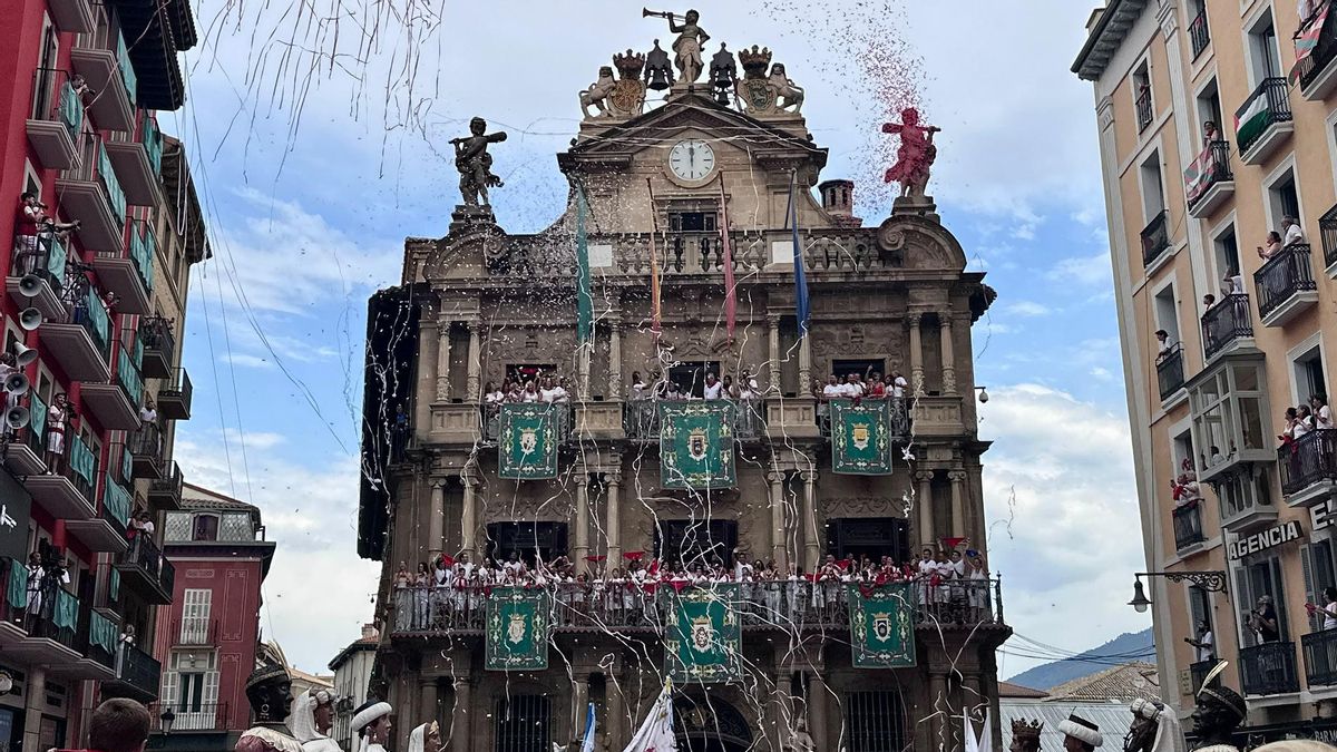 Pamplona estrena con éxito el chupinazo 'txiki': "Es una forma de crear nuevos sanfermineros"