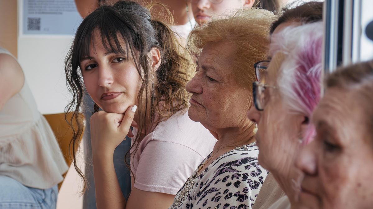 Dos generaciones reflexionan sobre las consecuencias del edadismo