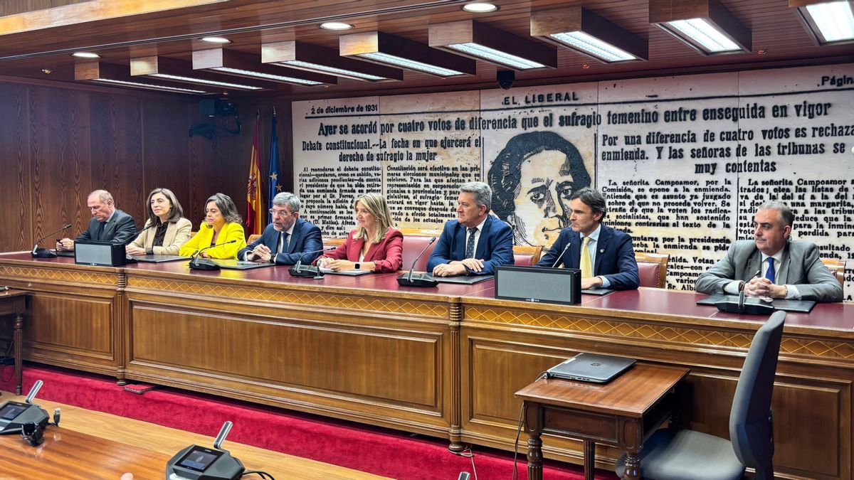 El consejero Media presume en el Senado de la "hoja de ruta de éxito" de Cantabria en la protección y ordenación de su costa