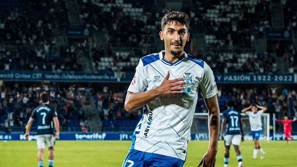 El Tenerife cede a Alberto Ulloa