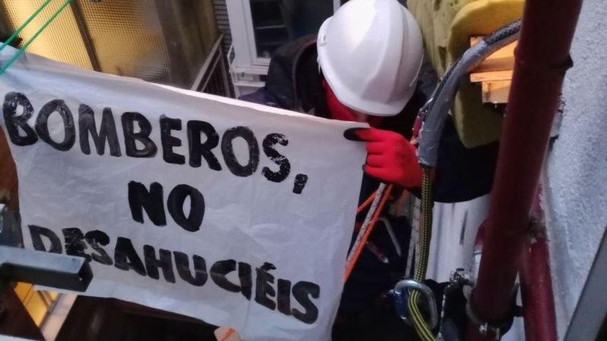 Nace la Plataforma de Bomberos contra los Desahucios: "Rescatamos a la gente, no la echamos de sus casas”