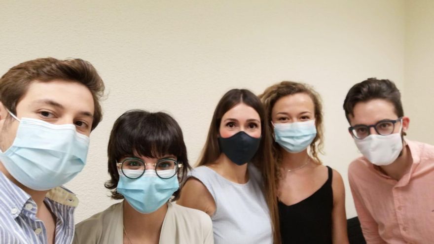 Los representantes de los MIR, en el Ministerio de Sanidad.