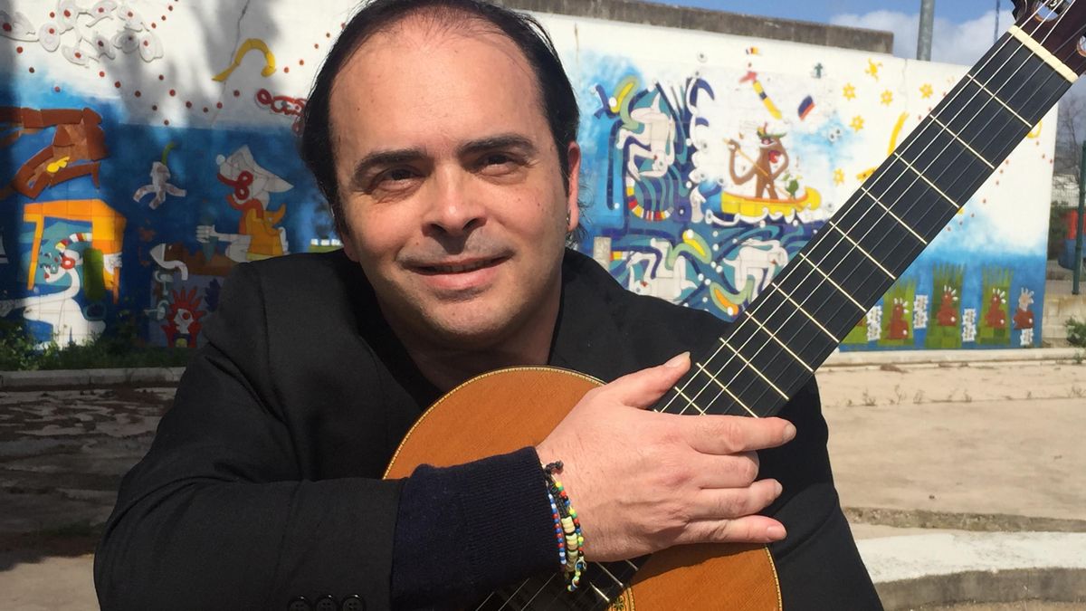 El guitarrista Scott