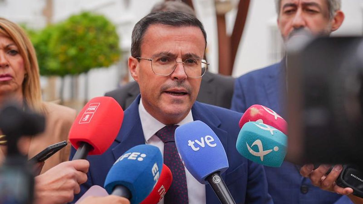 El líder de los socialistas extremeños, Miguel Ángela Gallardo