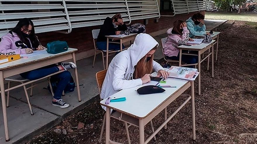 El Gobierno porteño definió que todos los alumnos de secundaria vuelvan a las aulas y analiza dos alternativas para el lunes