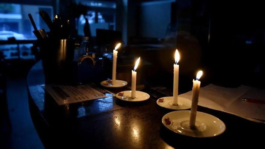 La ola de calor pone en alerta roja al sistema eléctrico: advierten que el pico de demanda puede derivar en cortes