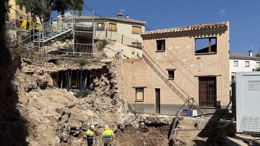 Reparación de las escaleras del Charco de las Canales, en junio de 2026