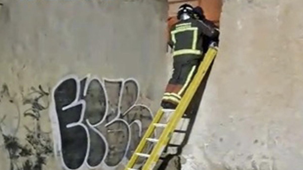 Detenido tras prender fuego a una construcción en ruinas en Lanzarote con varias personas dentro