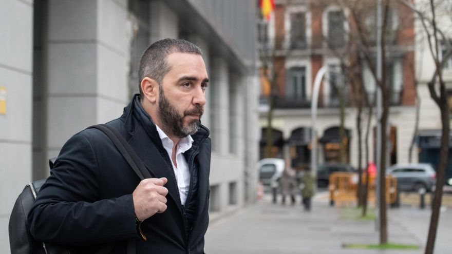 Aldama entrega al juez el supuesto sobre de la petrolera estatal venezolana que vincula con la financiación irregular del PSOE