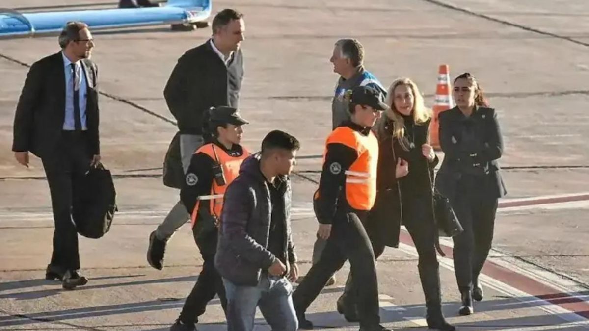 En medio de la investigación judicial por enriquecimiento ilícito, Adorni llegó a Vaca Muerta con Karina Milei