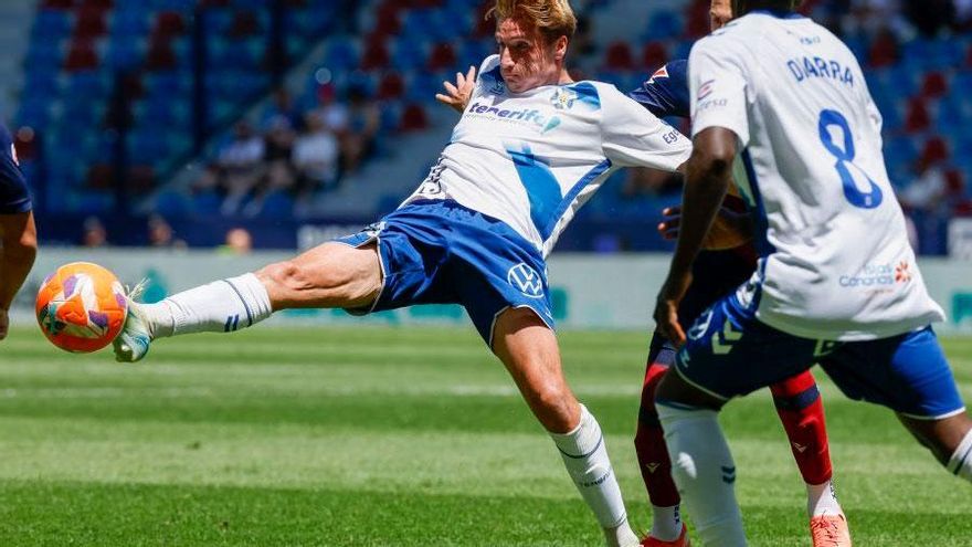 El Tenerife empata y se queda a un partido del descenso