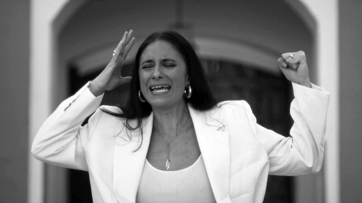 María Peláe, durante la interpretación de 'Los Campanilleros de la Libertad'