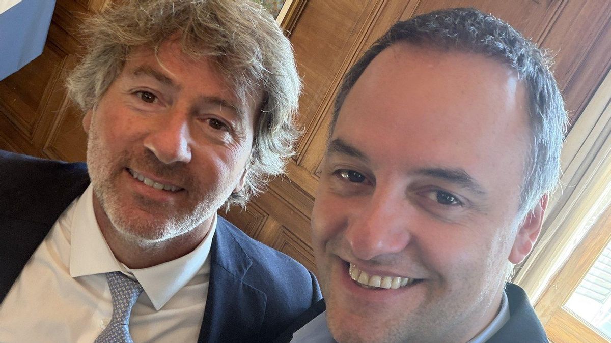 Sonrisas de Manuel Adorni y Juan Bautista Mahiques, el 26 de marzo de 2026