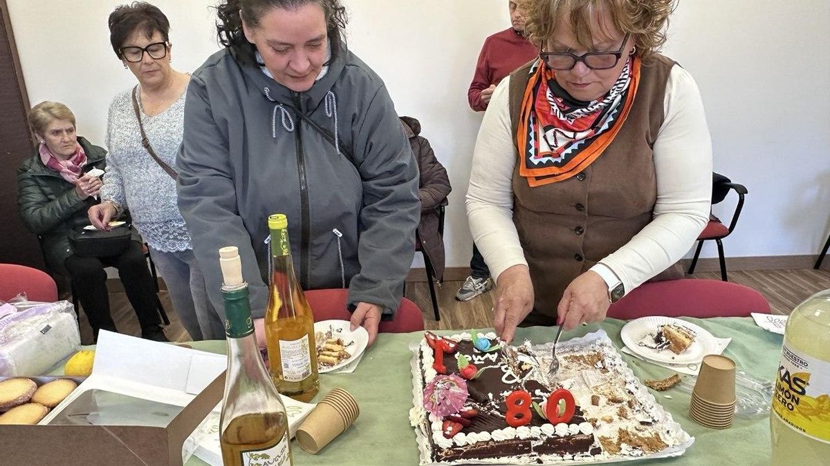 Vegacervera rinde homenaje a Araceli López en su 108 cumpleaños.