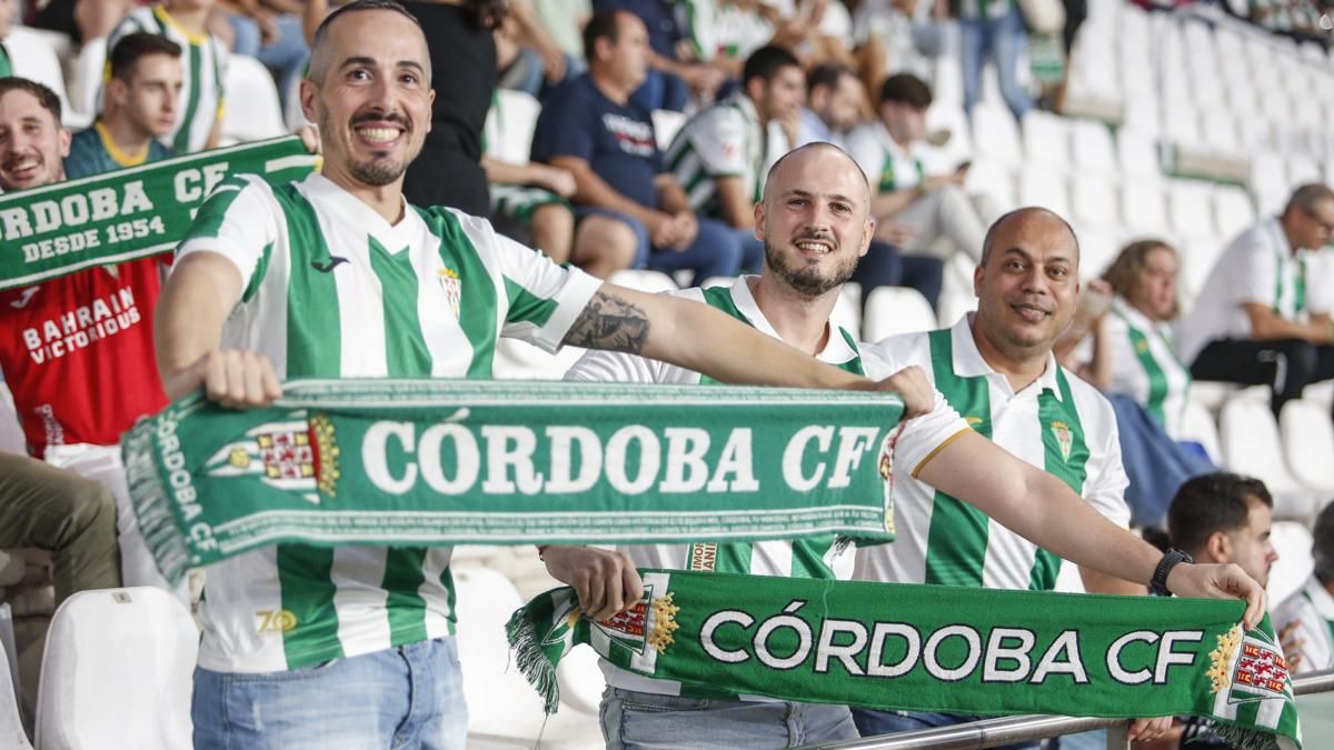 Grada Blanquiverde del Córdoba CF - CD Tenerife